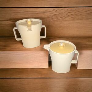 VINTAGE TUPPERWARE CREAMER #1414-5 & SUGAR #1415-6, BEIGE W/HARVEST GOLD LIDS!